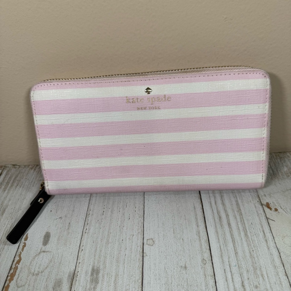 Kate Spade Pink And White Zip Around Continental Wallet Pockets Zipper